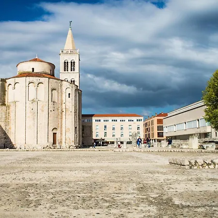 Sf1 In Croatia * Zára